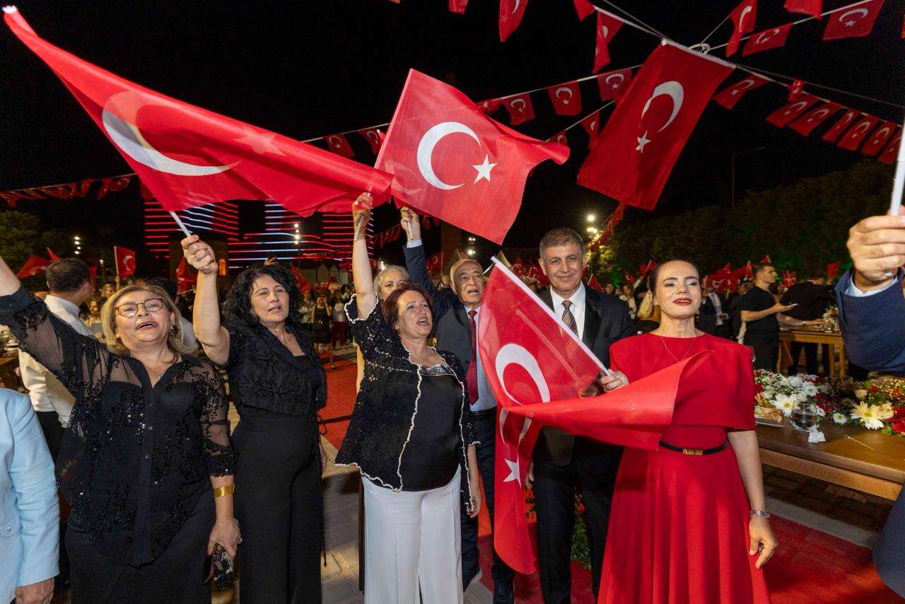 cemil-tugay-izmir-buyuksehir-belediyesi-9-eylul-resepsiyonu