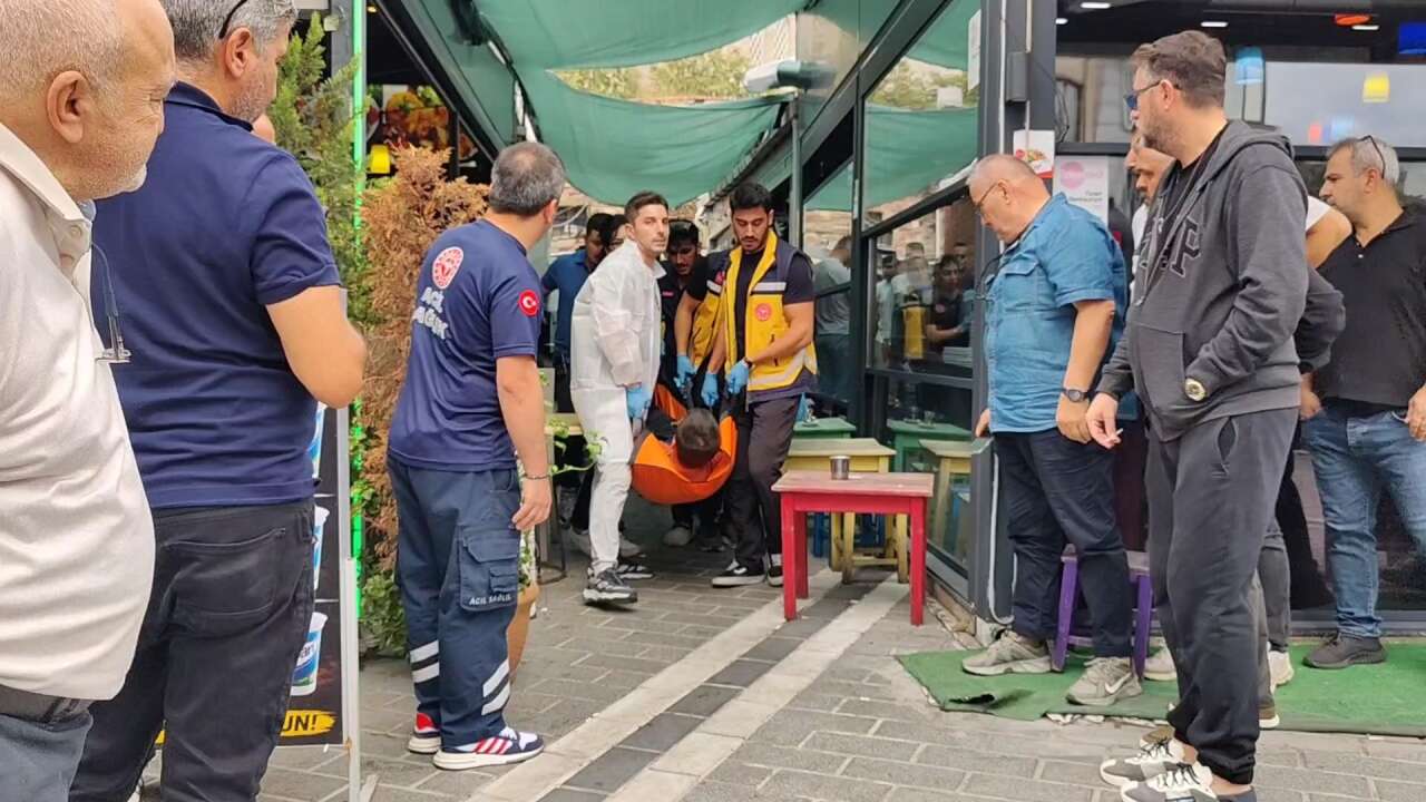 fatihte-doviz-burosunda-silahli-kavga-1507102-448392