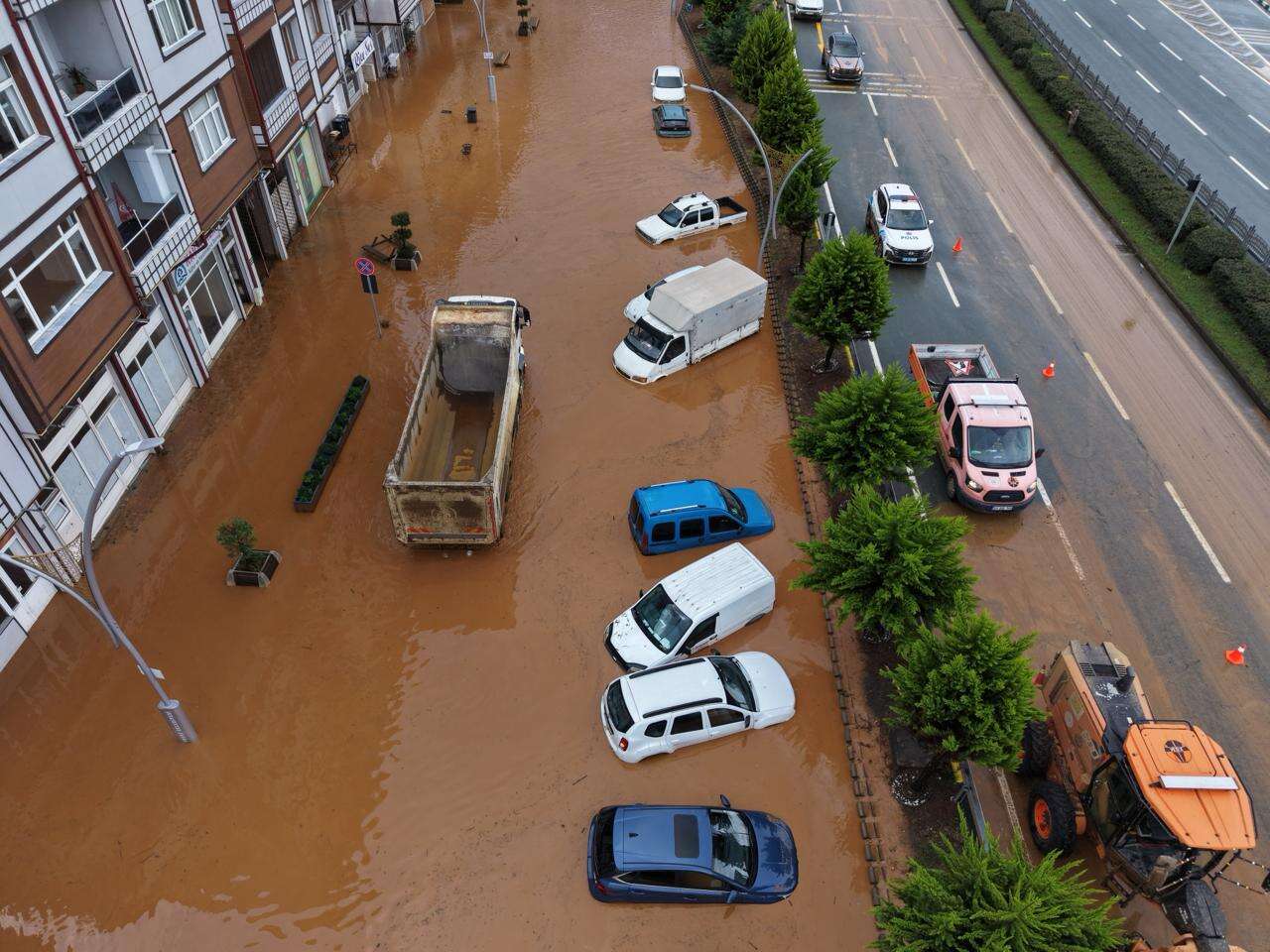 rize-sel-ve-heyelan-iyidere-pazar