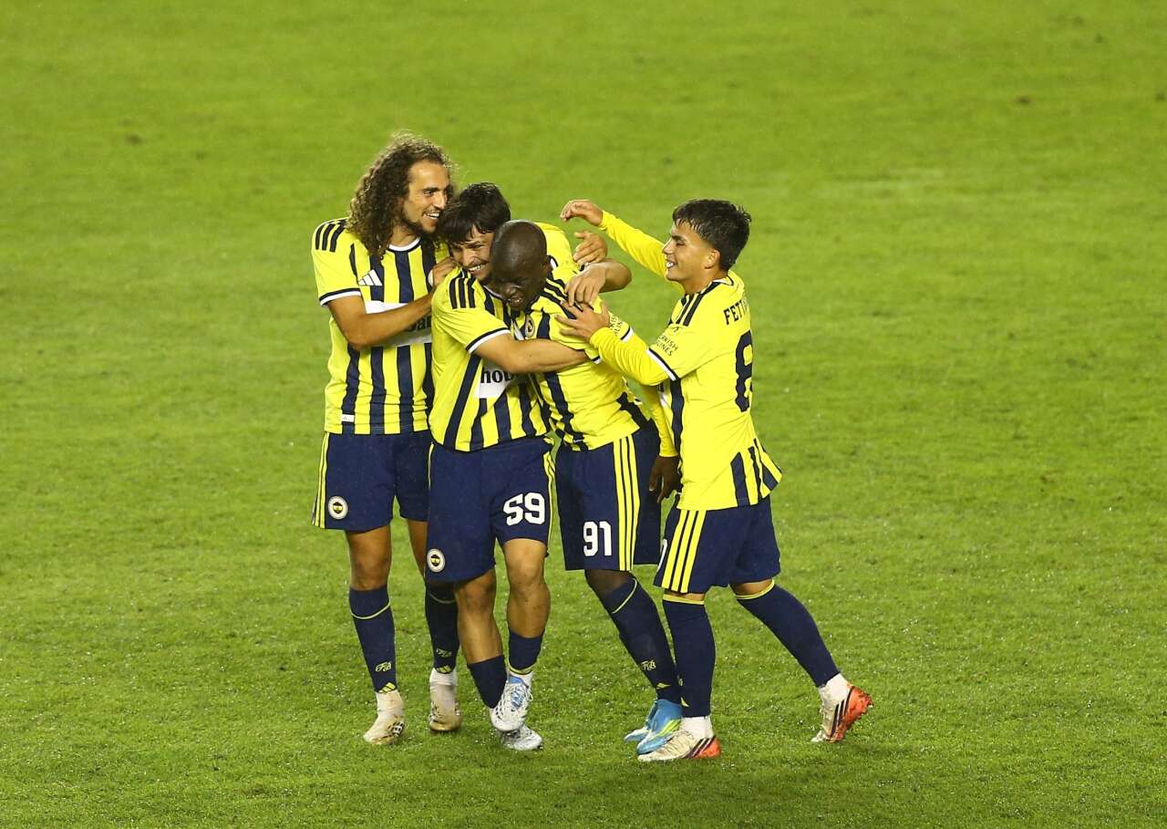 aa-20261003-42644454-42644450-turan-tovuz-fk-fenerbahce
