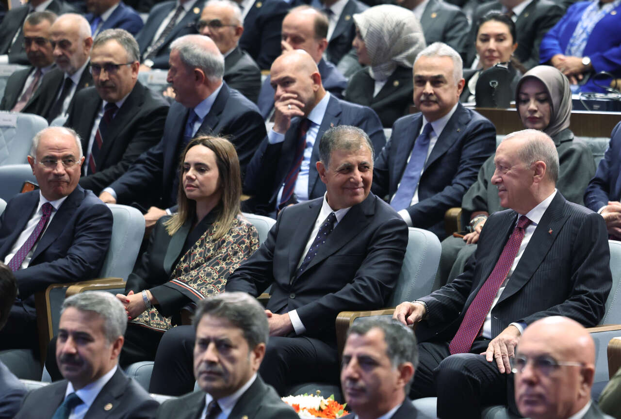 cumhurbaskani-erdogan-ak-parti-milletvekilleri-yeni-yasama