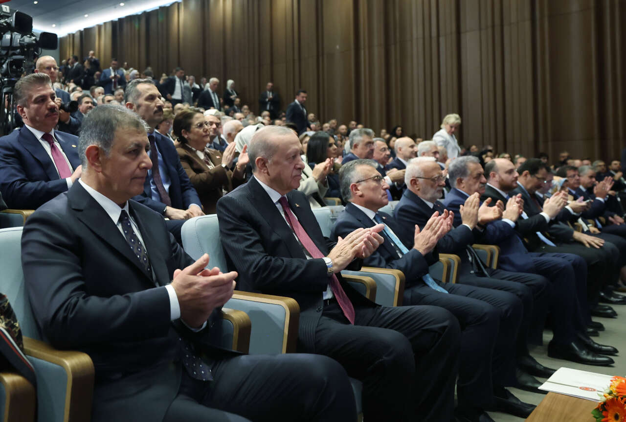 cumhurbaskani-erdogan-ak-parti-milletvekilleri-yeni-yasama