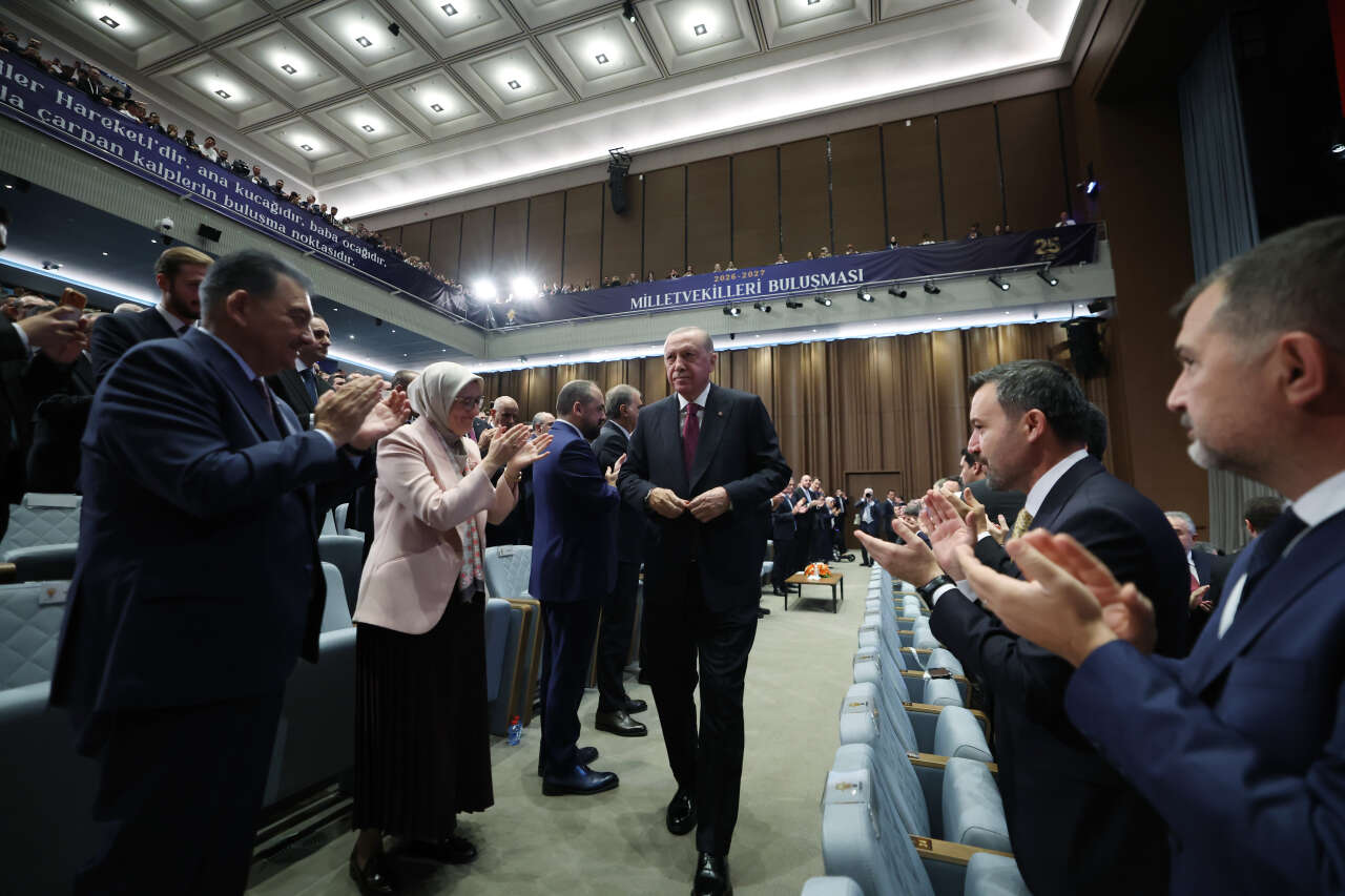 cumhurbaskani-erdogan-ak-parti-milletvekilleri-yeni-yasama