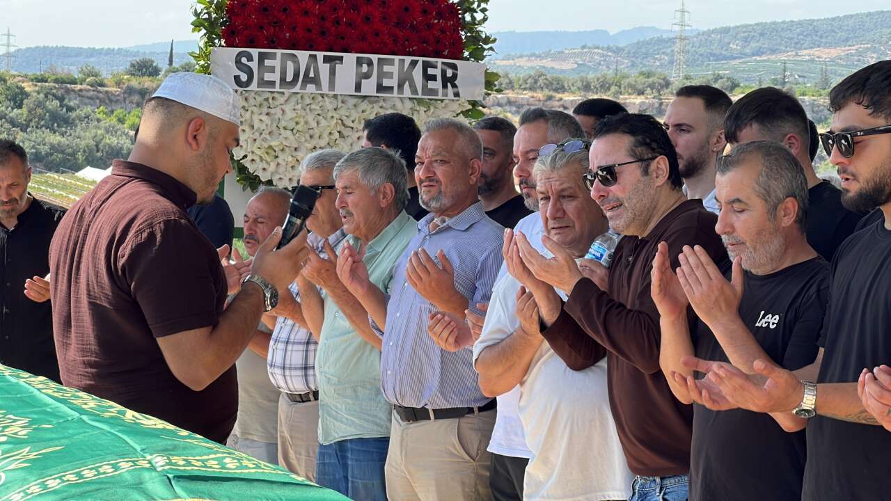 atilla-tas-kizi-sezen-tas-cenaze