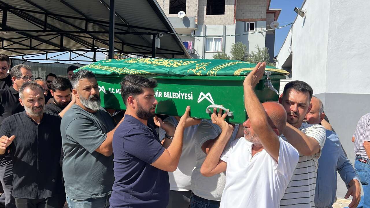 atilla-tas-kizi-sezen-tas-cenaze