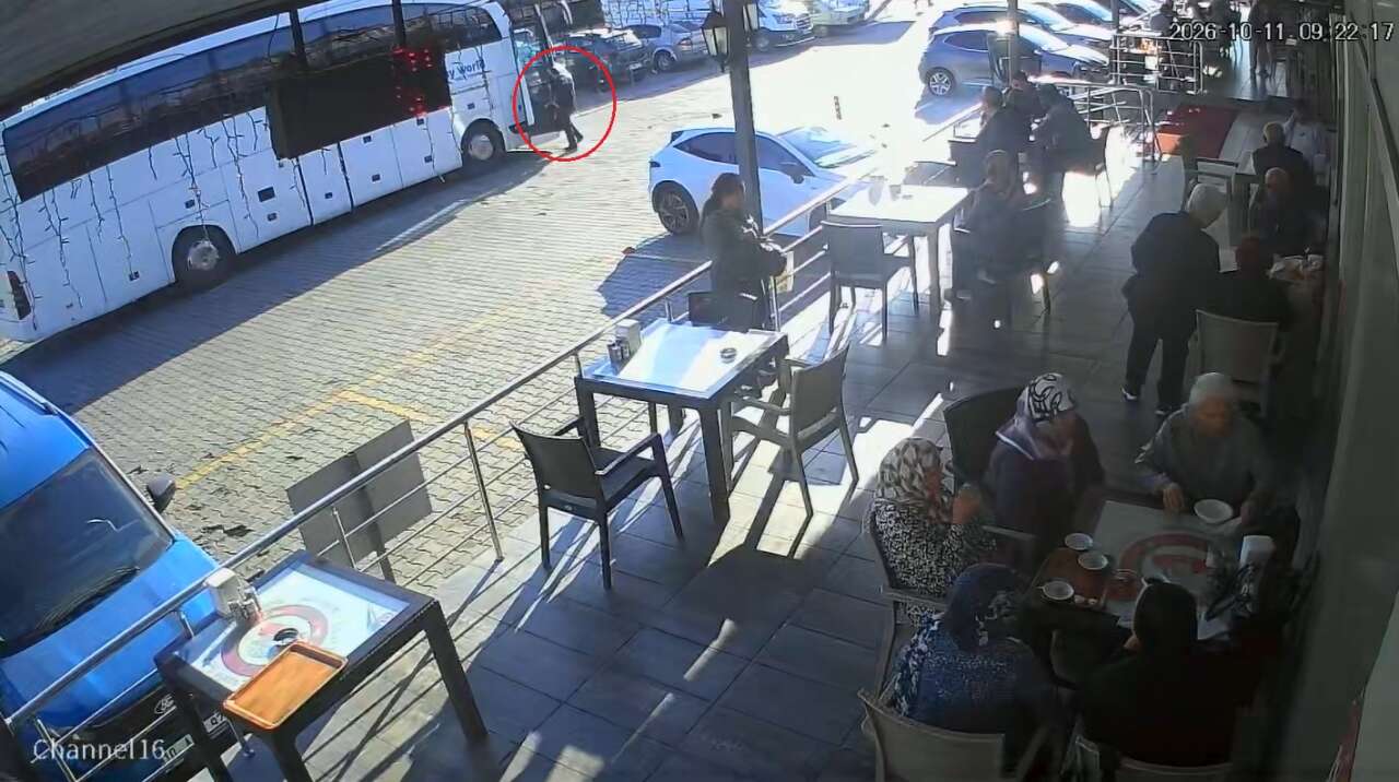 manisada-11-kisinin-oldugu-tur-otobusu-kazasindan-onceki-mola-goruntuleri