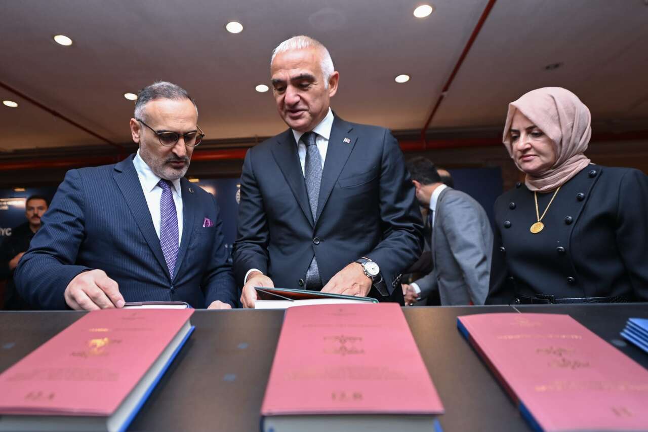 bakan-ersoy-rami-kutuphanesi-kurtce-eser