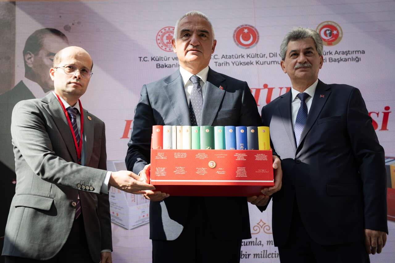 ataturk-nutuk-mehmet-nuri-ersoy-001