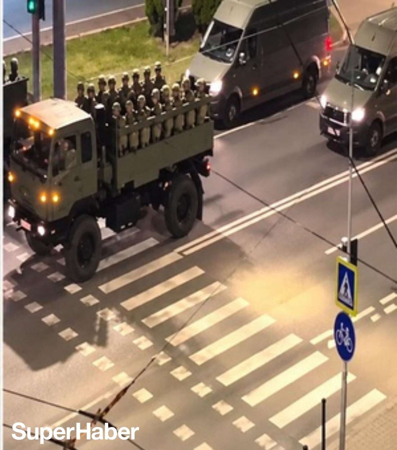 arnavutluk-protesto-gosterileri