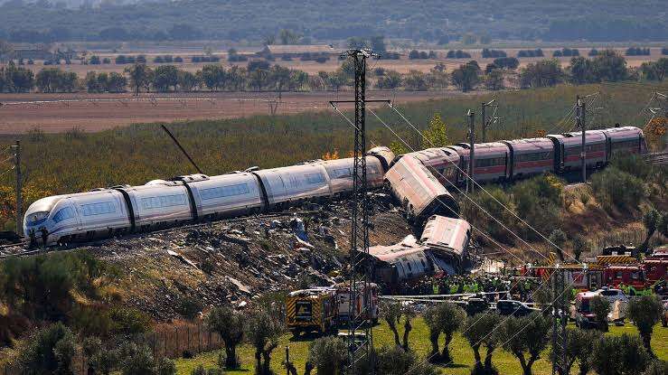 ispanya-tren-kazasinin-nedeni-insan-hatasi-cikti
