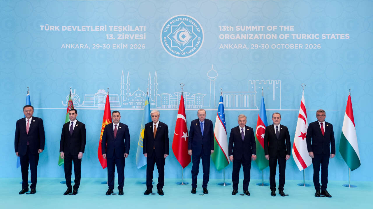turk-dunyasi-zirvesi-aile-fotografi